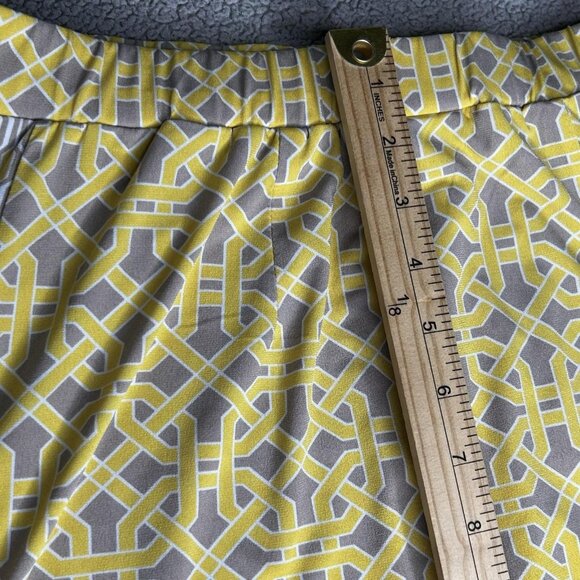 Susan Graver Skort Womens S Yellow Liquid Knit Geometric Pull On Stretch Pockets - Picture 10 of 11
